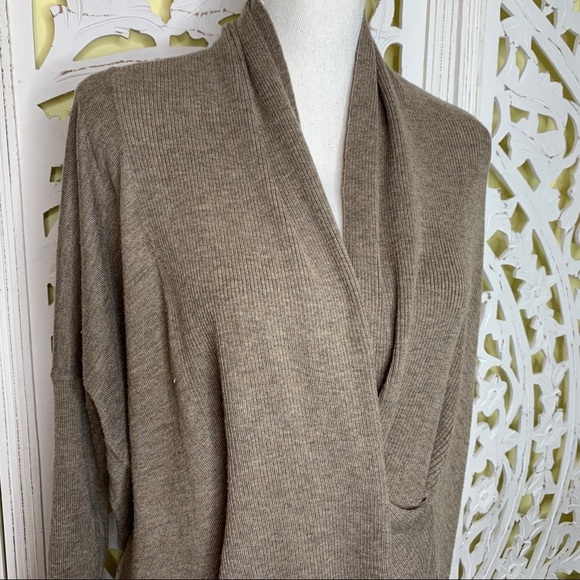 Yest Criss Cross Beige Tan Sweater - Picture 4 of 4